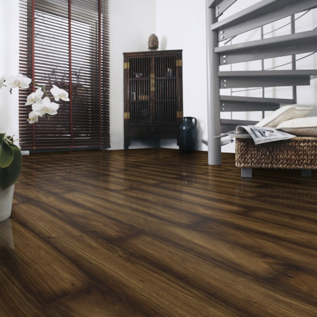 Kaindl Easy Touch 8mm Maple Velvet High Gloss Laminate Flooring (O631) £21 Per Metre = £46.20 Per Pack