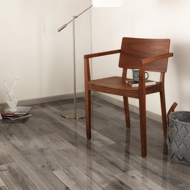 Kaindl Easy Touch 8mm Up Town Oak High Gloss Laminate Flooring (0522) £21 Per Metre = £46.20 Per Pack